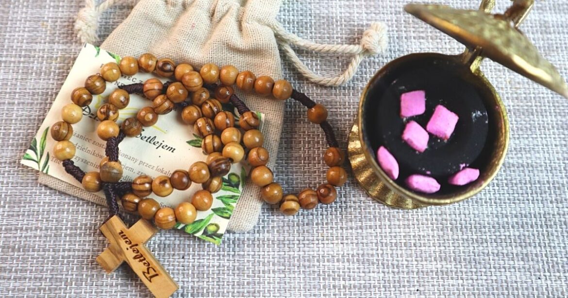 różaniec z drzewa oliwnego